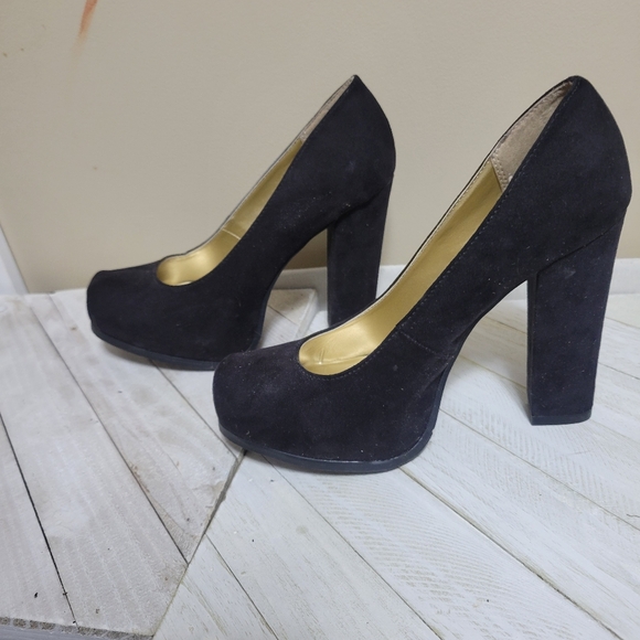 Vintage Mossimo Suede Platform Pump Heels - Picture 5 of 7